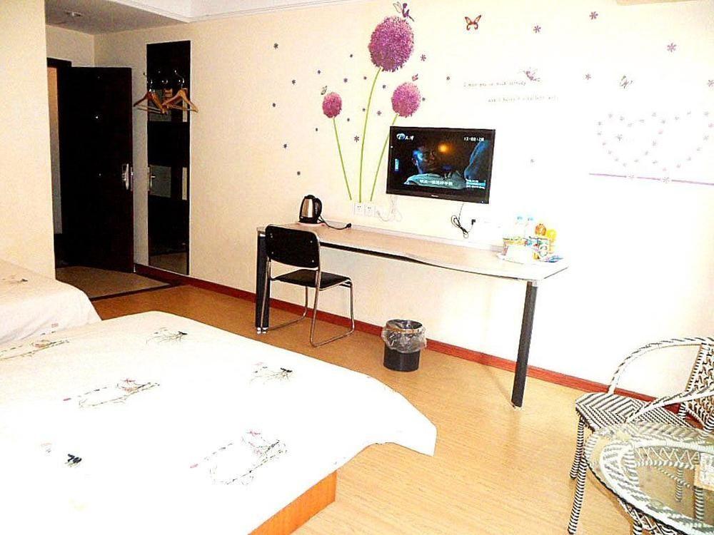 Jinkailai Business Hotel Qingdao Beer Street Екстер'єр фото
